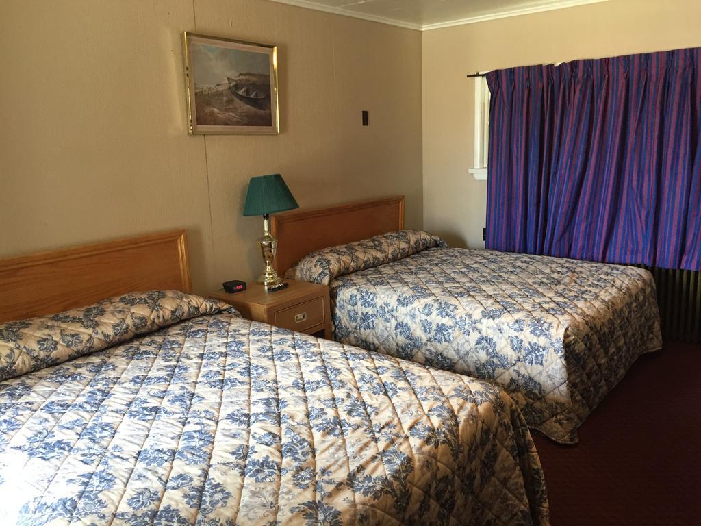Shamrock Motel Midland Buitenkant foto
