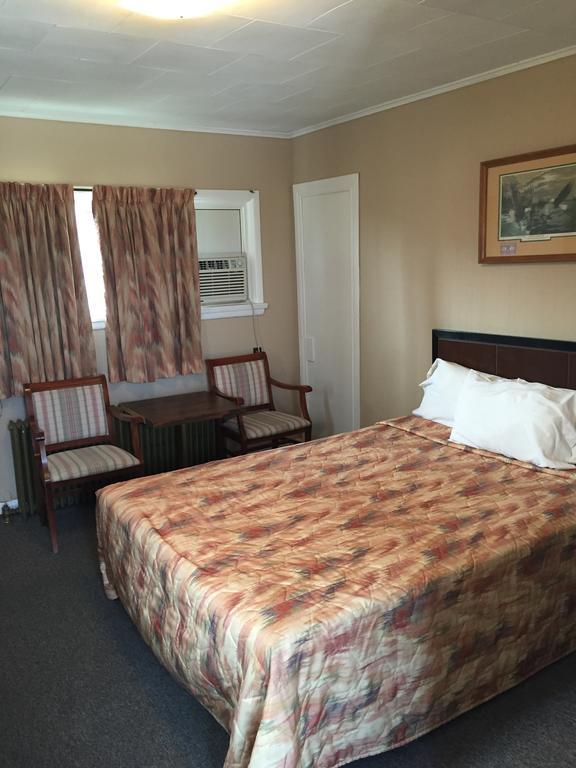 Shamrock Motel Midland Buitenkant foto