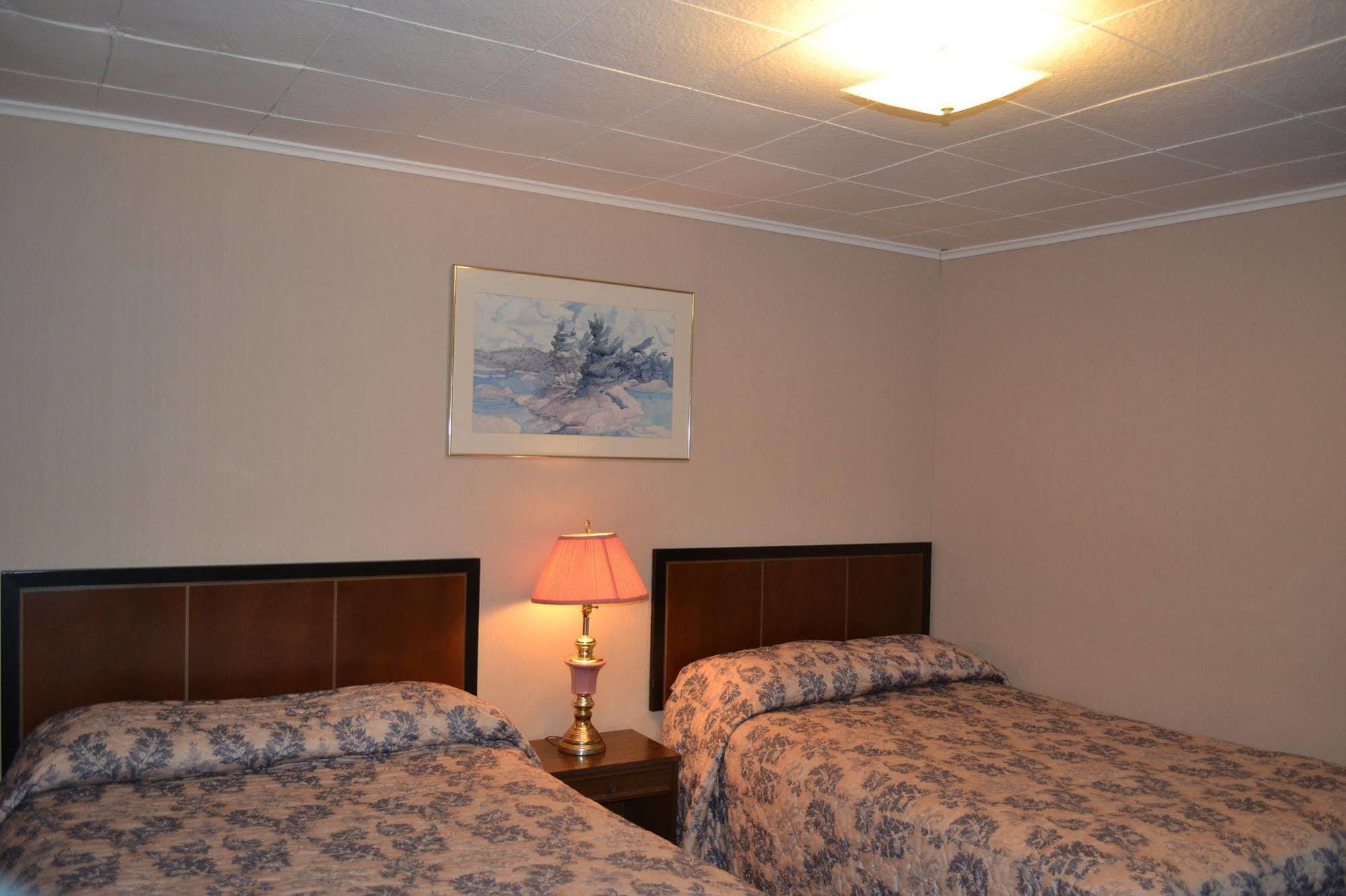 Shamrock Motel Midland Buitenkant foto